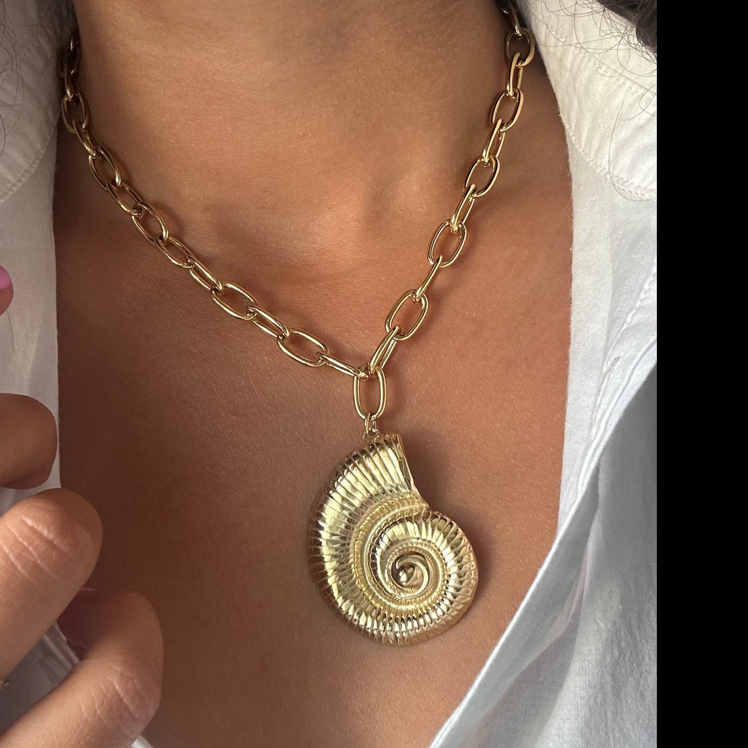 Collier escargot doré